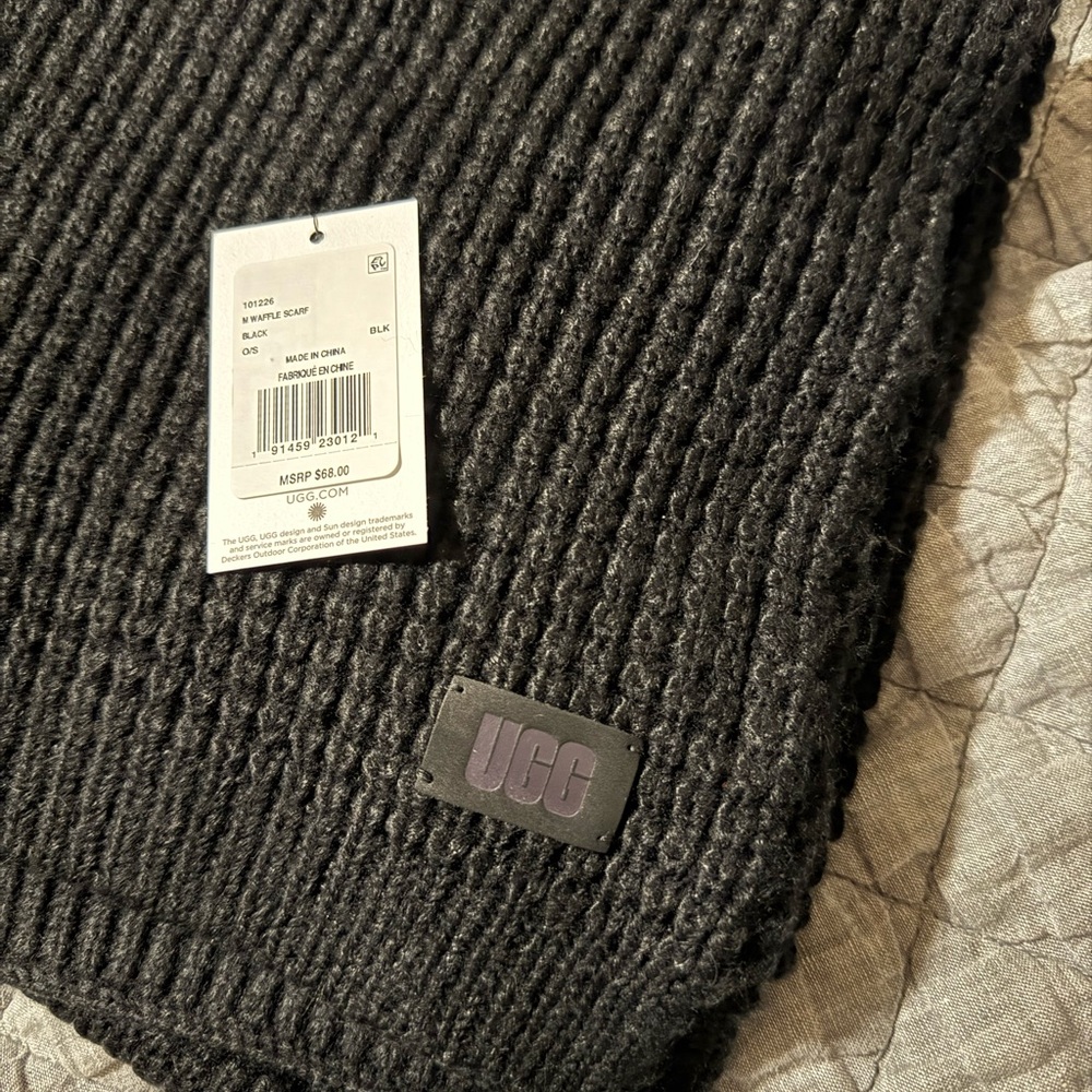 NWT: UGG® WAFFLE KNIT SCARF